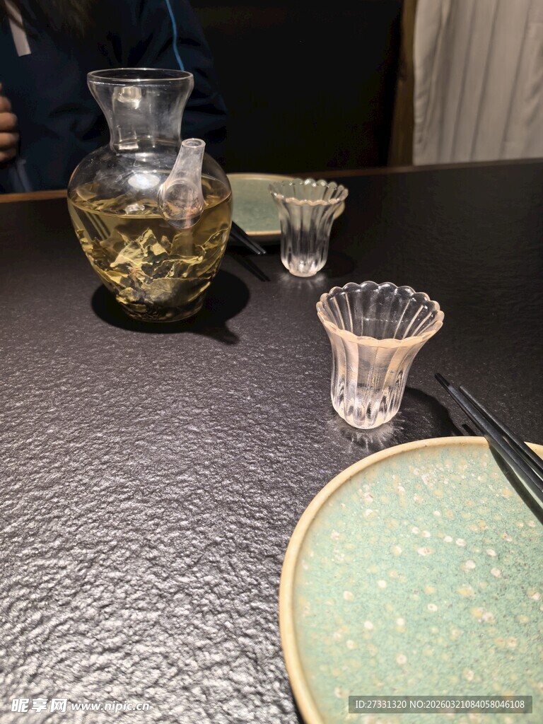 玻璃茶具与泡茶场景
