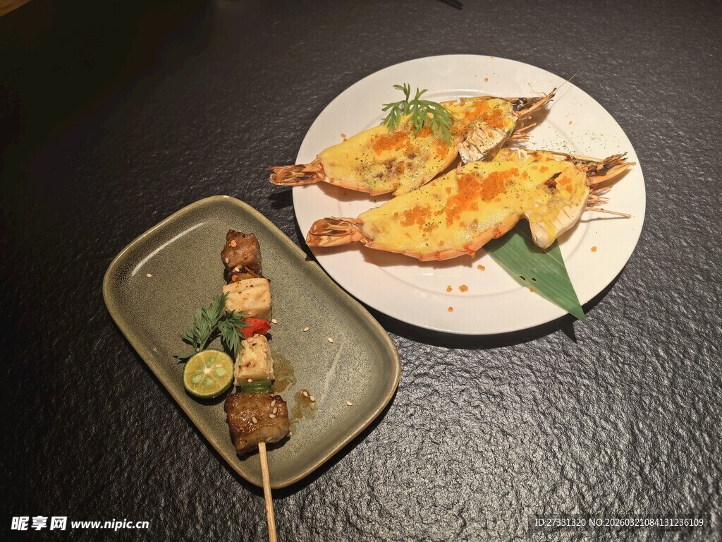 美味烤鱼与串烧