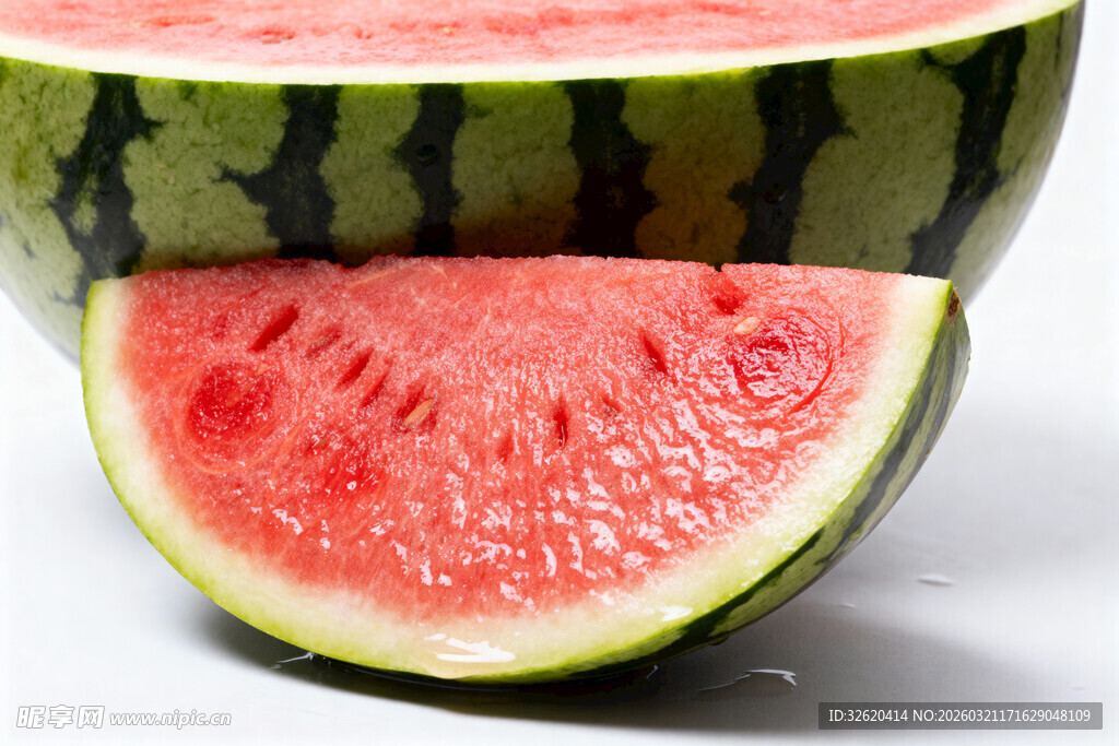 新鲜切开的红瓤西瓜