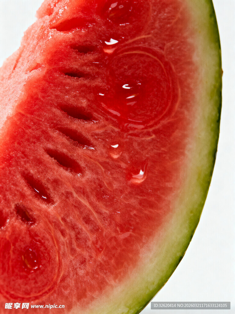 新鲜多汁的红瓤西瓜切片