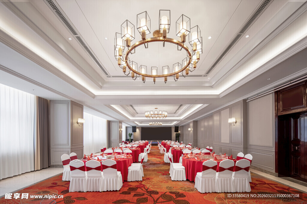 豪华宴会厅布置尽显高雅