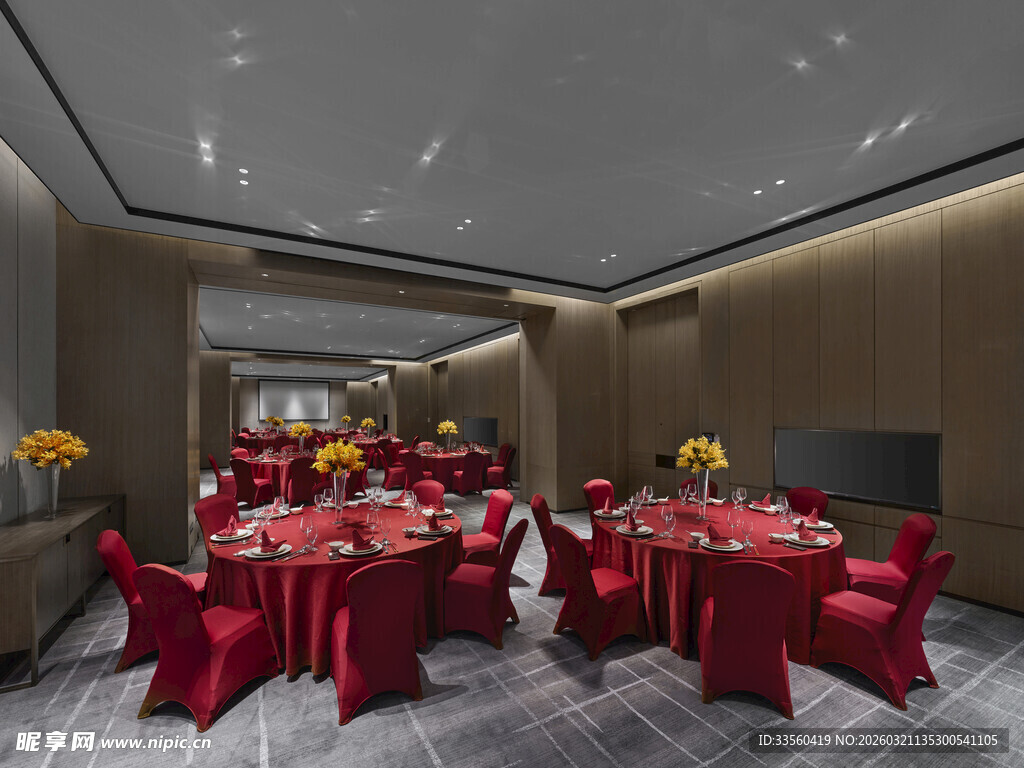 豪华宴会厅布置喜庆氛围浓