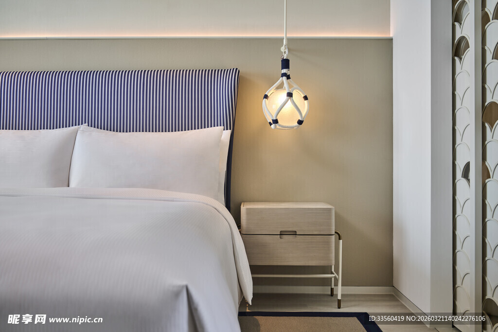 简约卧室温馨床铺场景