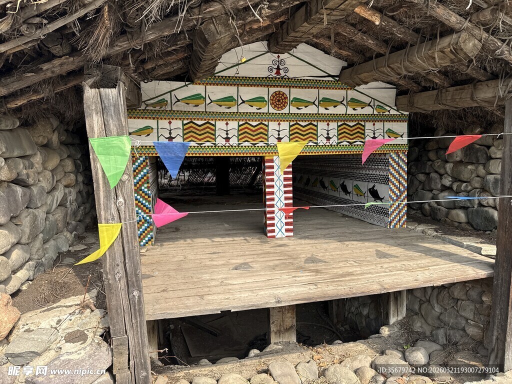 乡村简易木制装饰棚架