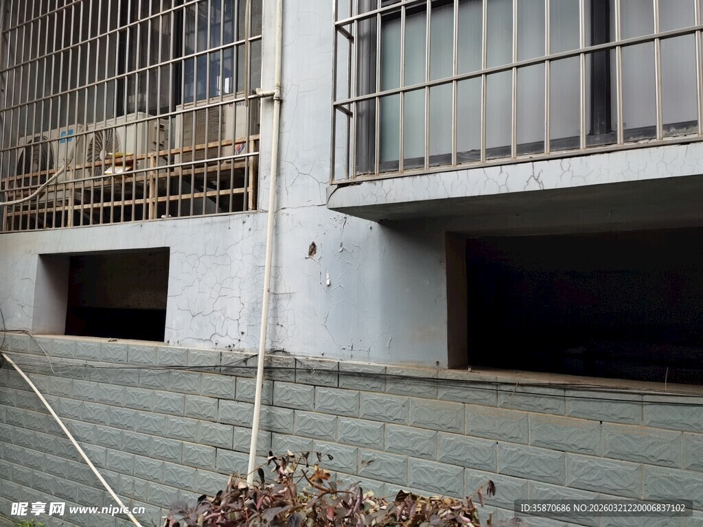 老旧建筑外立面及阳台