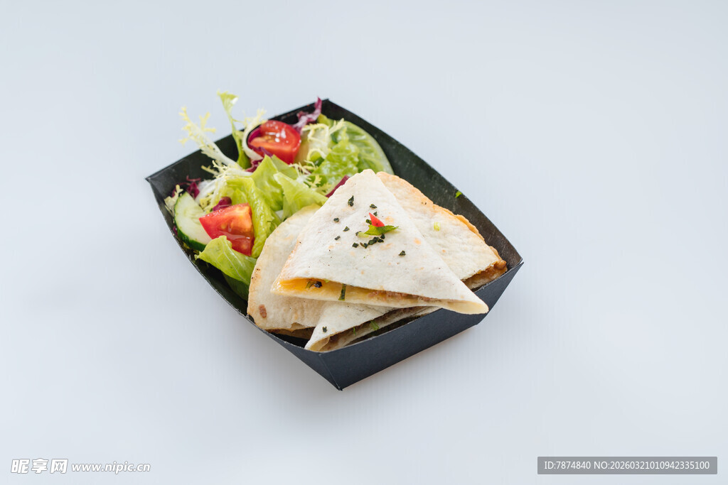 美味三明治配新鲜蔬菜