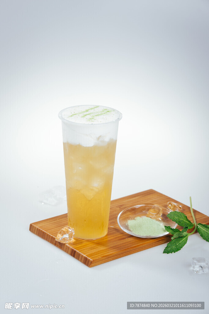 冰爽抹茶气泡饮