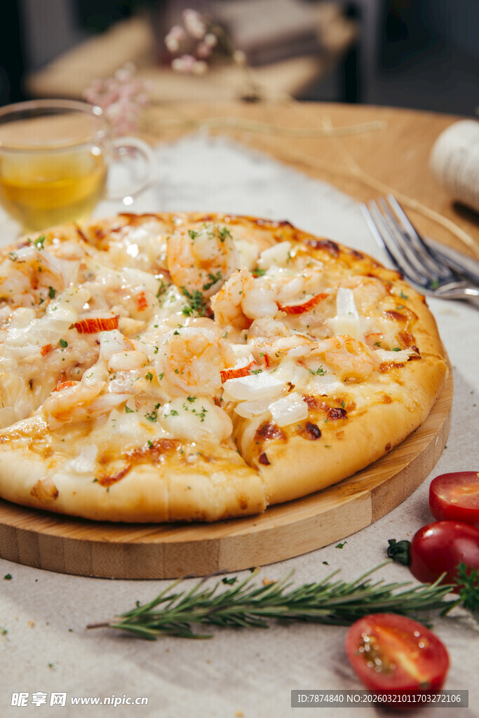 美味芝士披萨诱人呈现