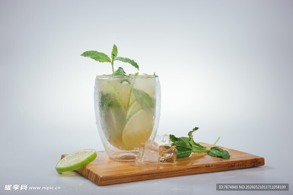 青柠薄荷饮品 清新诱人