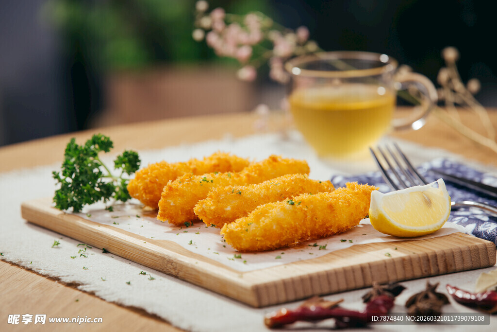 香酥炸物配茶饮 美味一刻