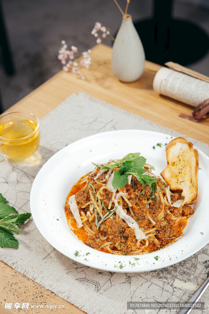 美味海鲜意面料理呈现