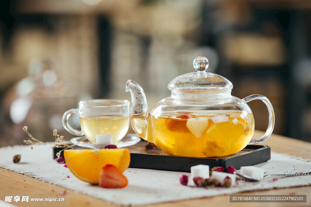 玻璃茶具泡花茶场景