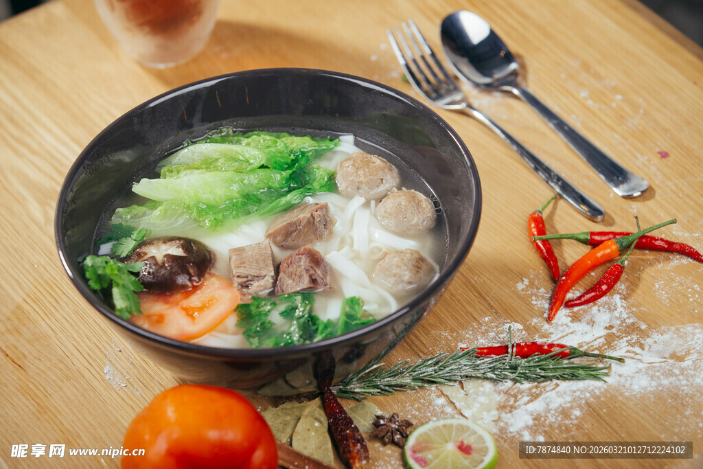 锅中美味汤品 诱人食材