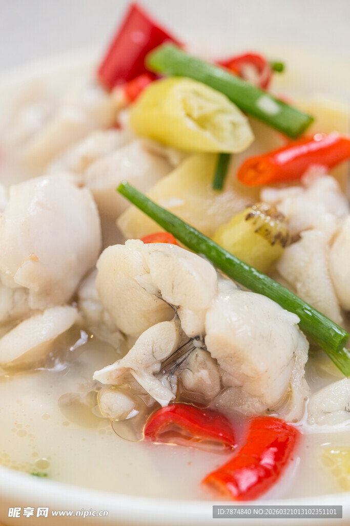 鲜香嫩滑泡椒牛蛙