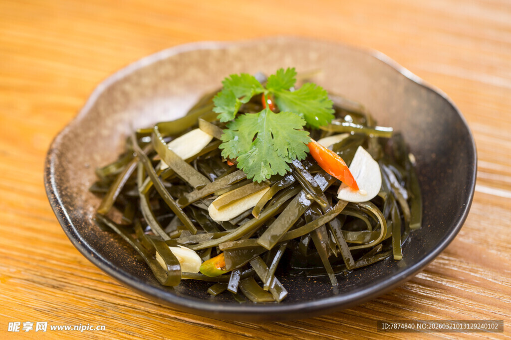 凉拌海带丝 清新爽口小菜