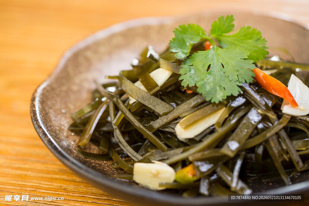 凉拌海带丝 清新爽口小菜