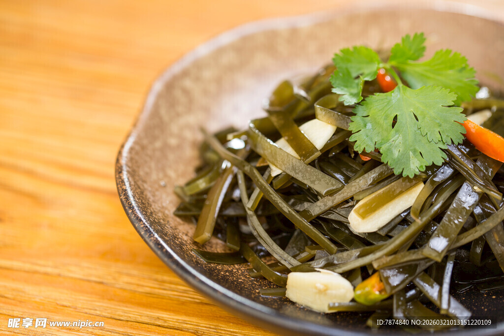 凉拌海带丝 清新爽口小菜