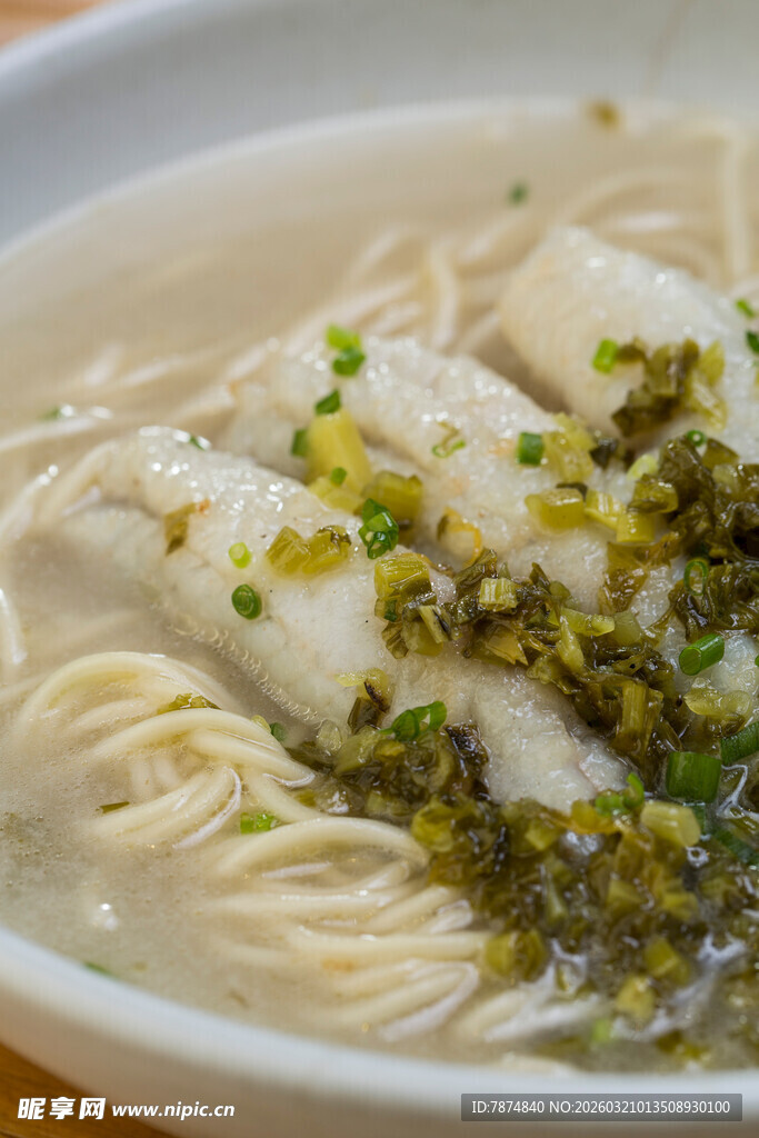 酸菜肉丝面 鲜香好滋味