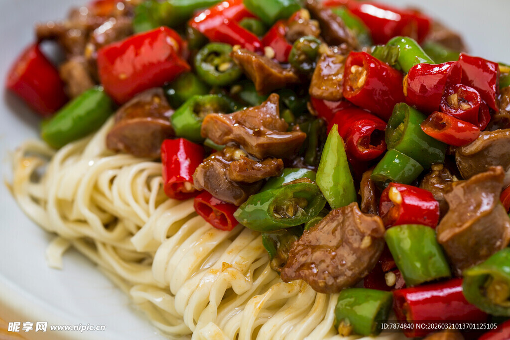 尖椒牛肉拌面