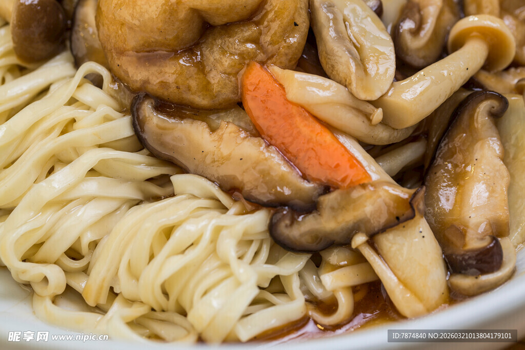 美味菌菇面条
