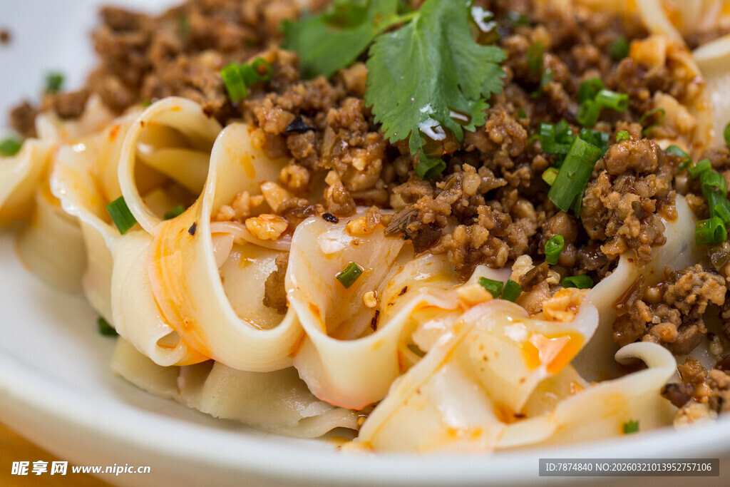 肉酱拌面 美味诱人