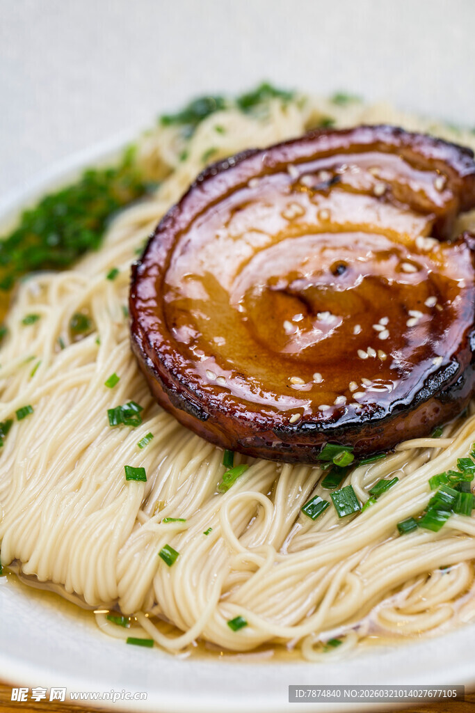 肉片拌面 鲜香诱人美味