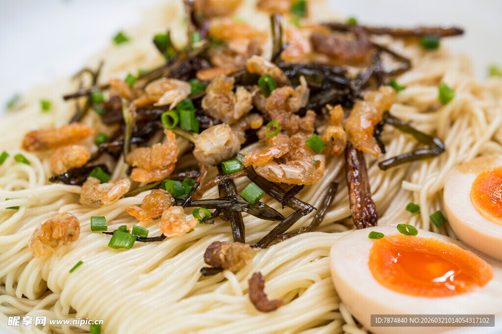 美味虾米鸡蛋拌面