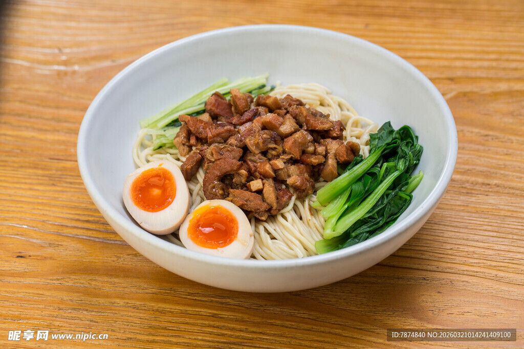 美味卤肉面 营养又可口