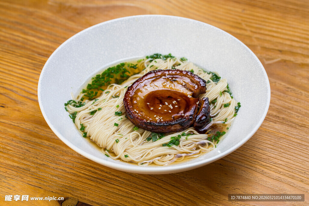 美味燕麦粥配烤洋葱