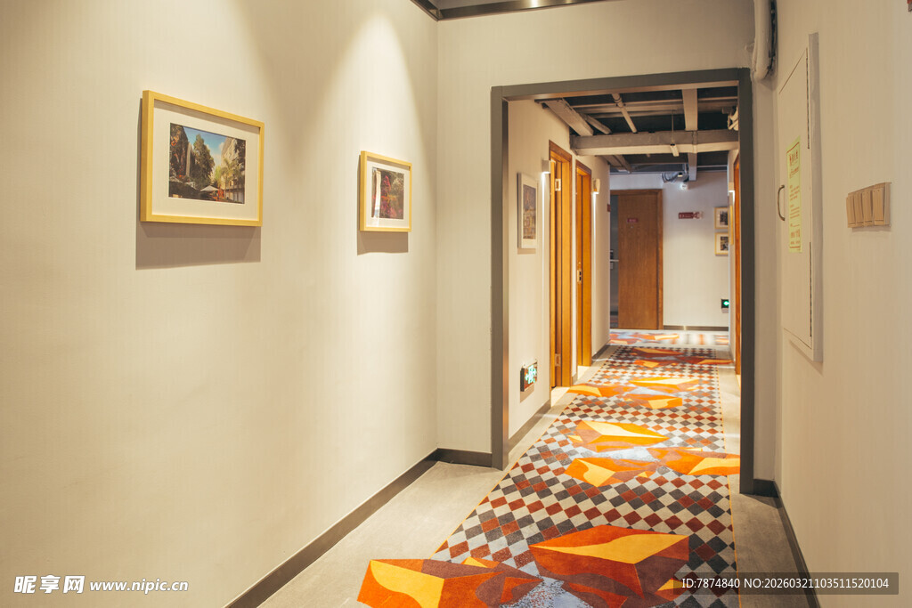 简约舒适的室内走廊空间