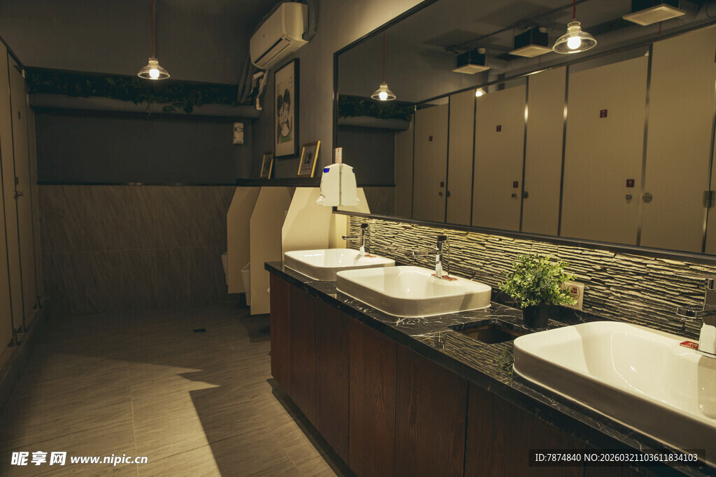 现代风格公共卫生间场景