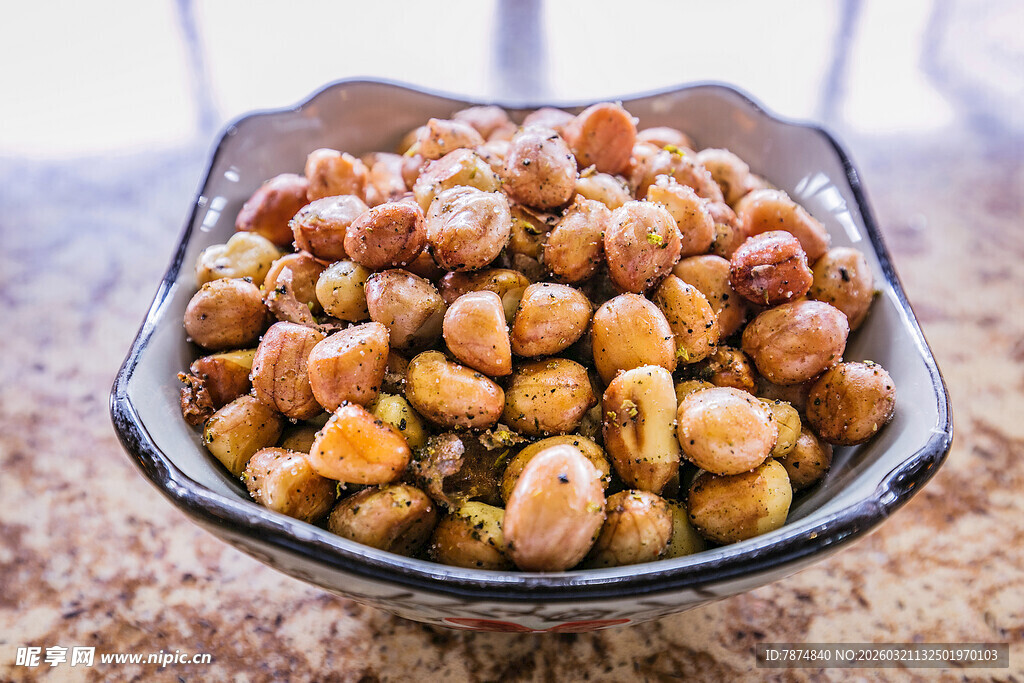 碗中美味花生米