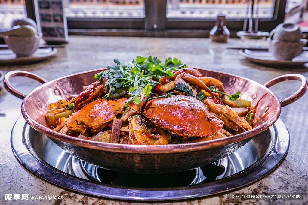 美味螃蟹煲 诱人食欲开