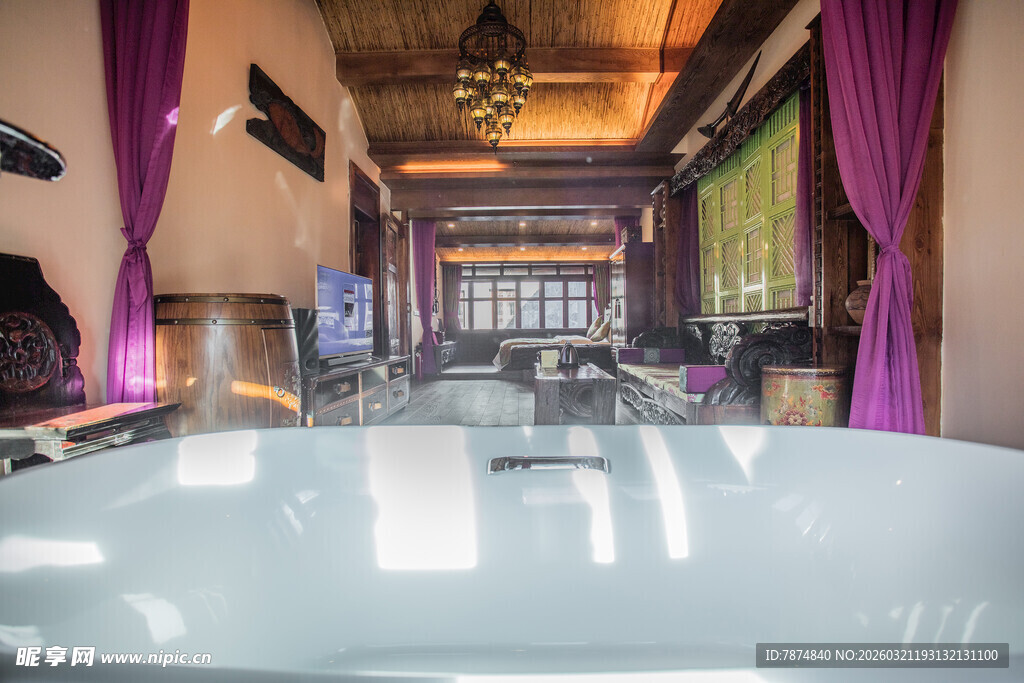 豪华室内浴缸场景展示