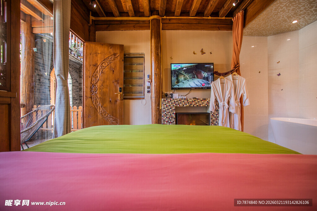 温馨木质风卧室舒适场景