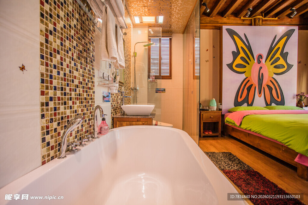 蝴蝶主题特色浴室与卧室