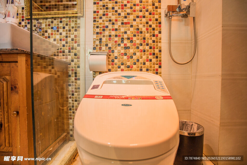 智能马桶装点时尚卫浴间