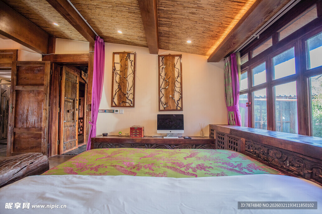 传统风格温馨卧室空间