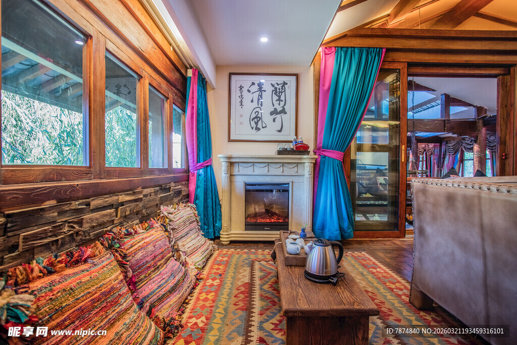 多彩温馨的异域风情客厅