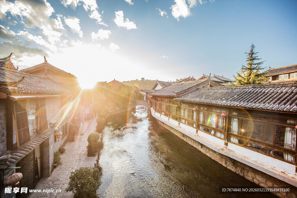 古巷水乡 夕阳下的静谧美景