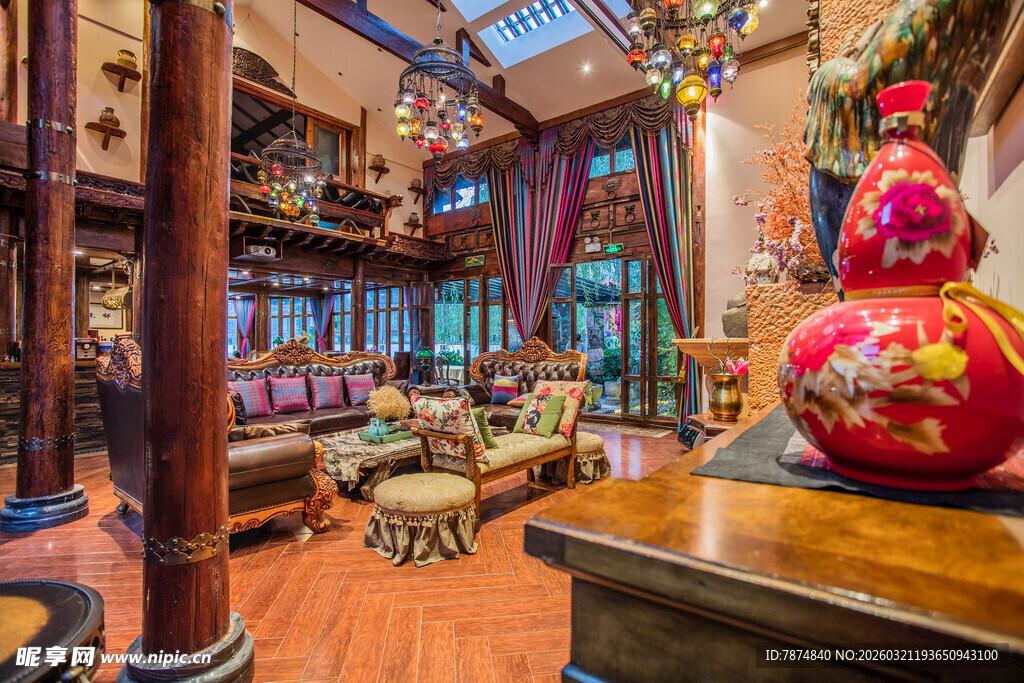 中式古典客厅内的精美装饰