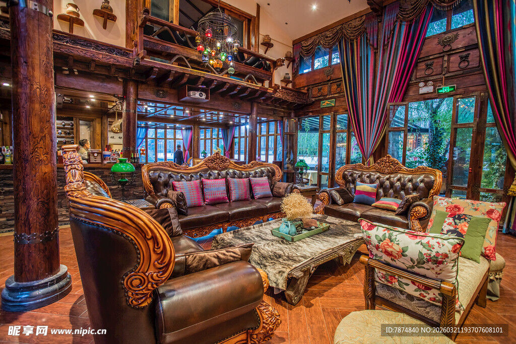 复古奢华的客厅内饰