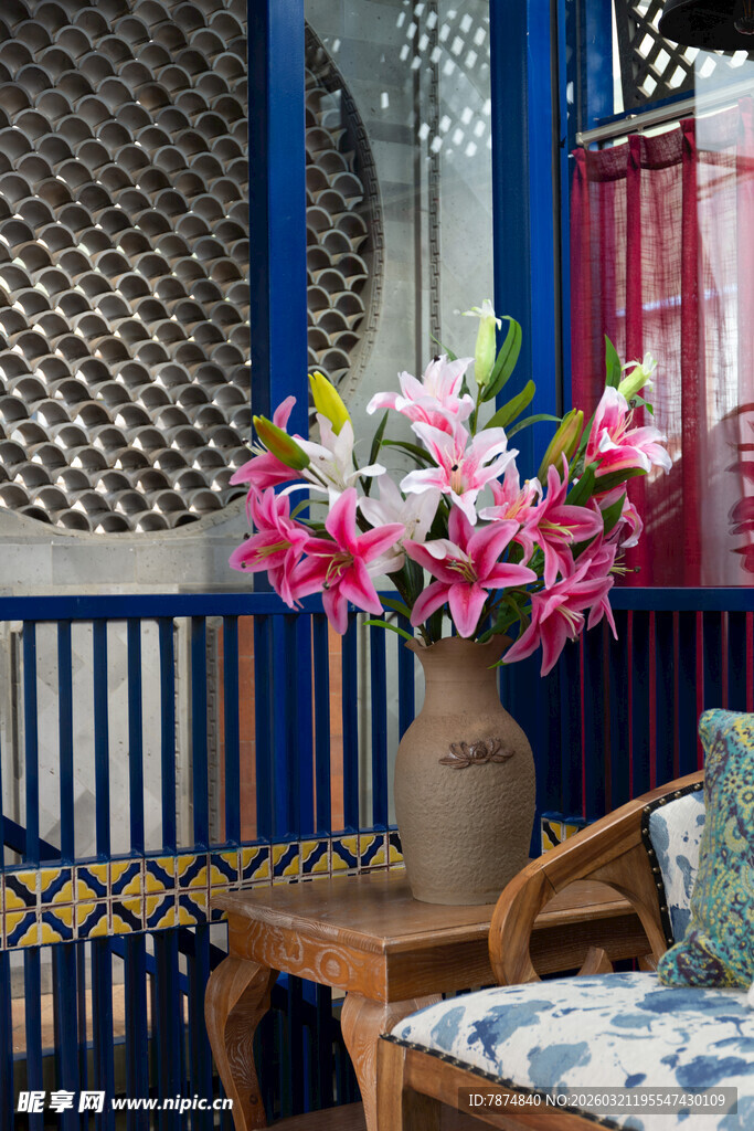 中式阳台花卉装饰景致