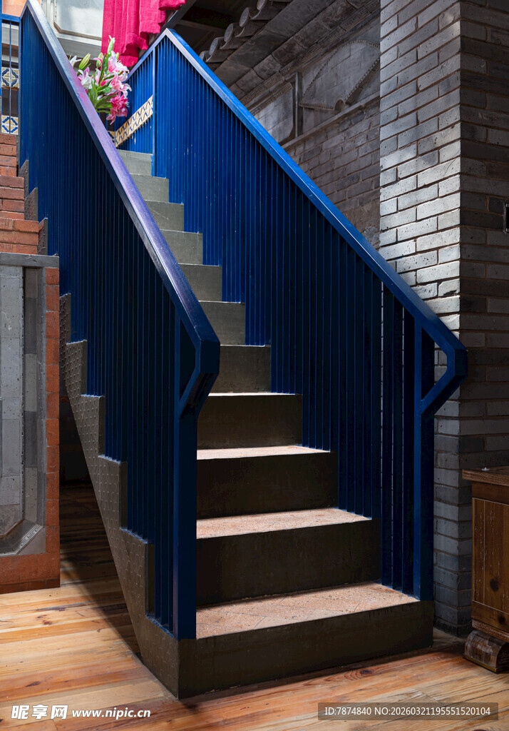蓝色时尚楼梯设计
