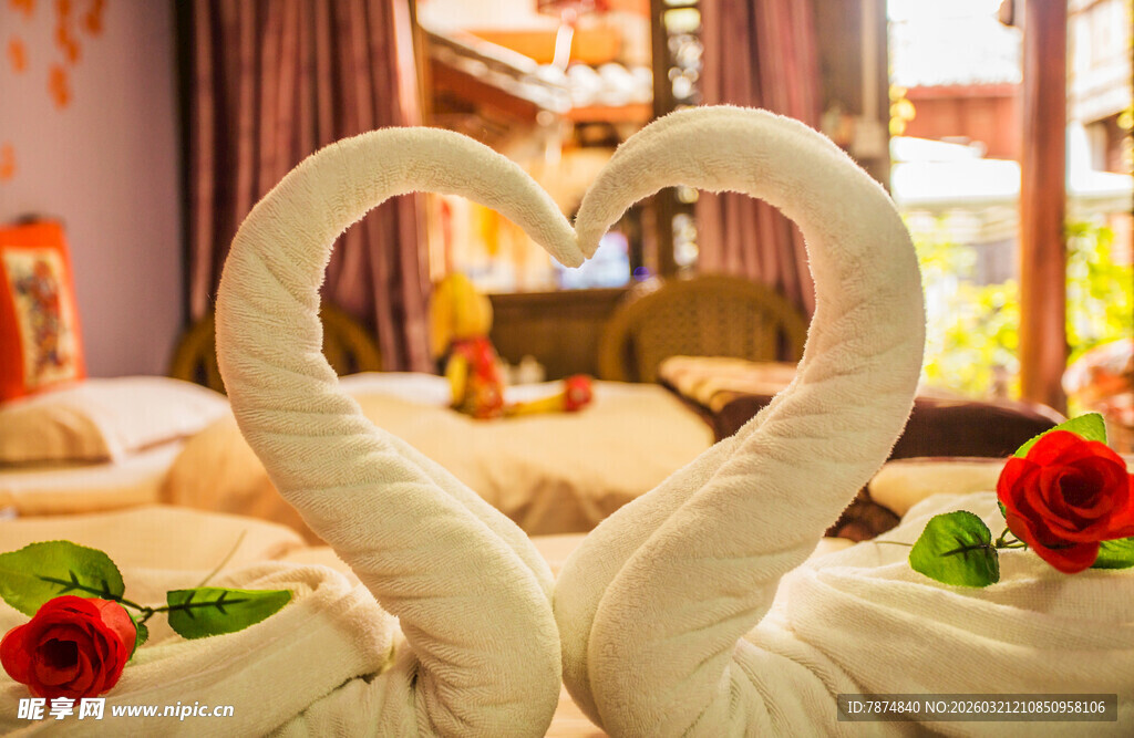 浪漫天鹅造型毛巾摆饰