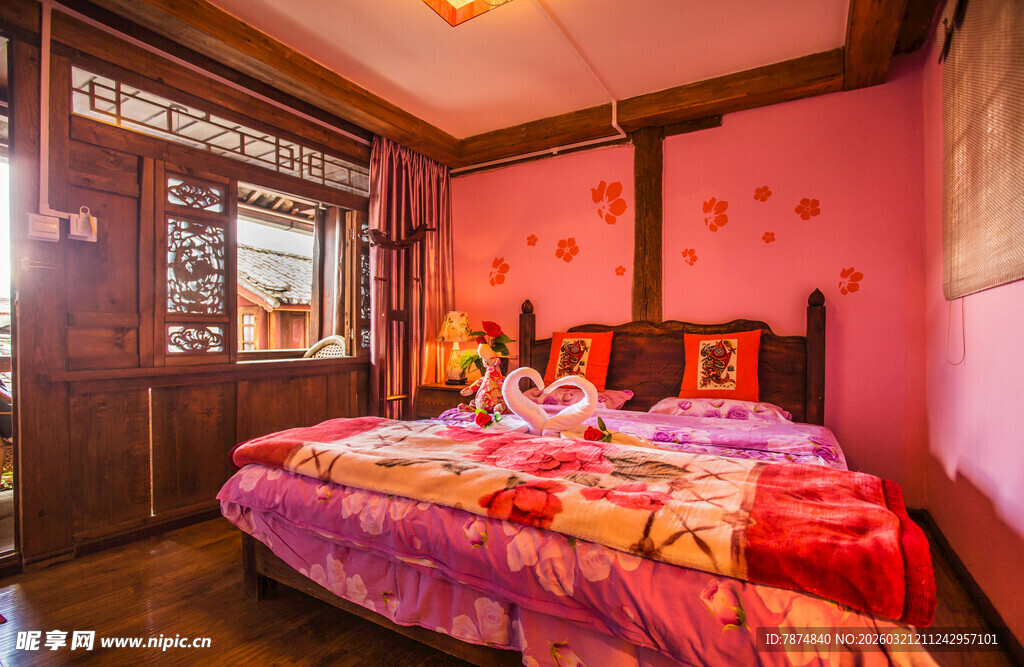 温馨多彩的民族风卧室