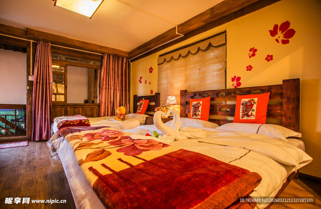 中式温馨卧室双床布置