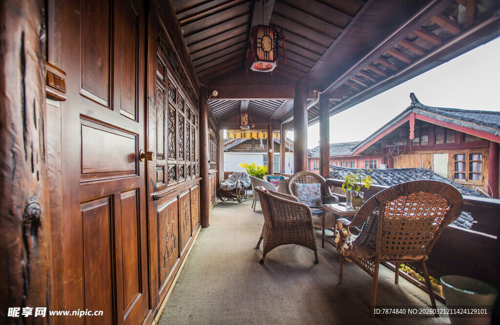 中式廊下休闲桌椅景致