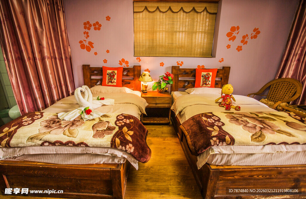 温馨双人卧室布置场景