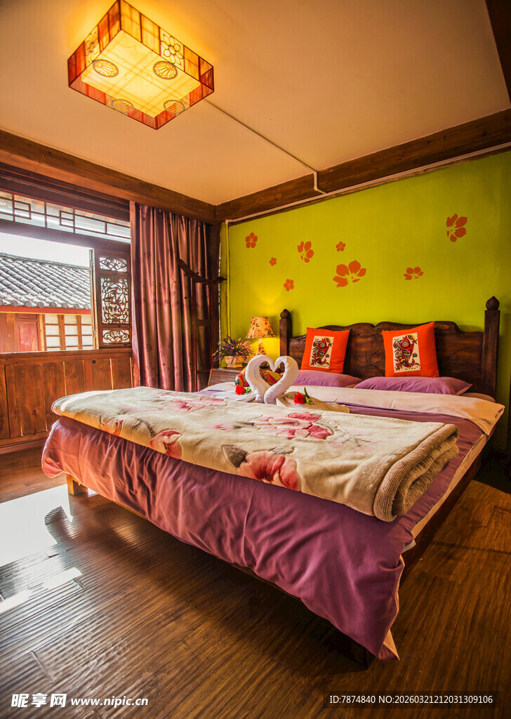 温馨卧室展现居家舒适氛围